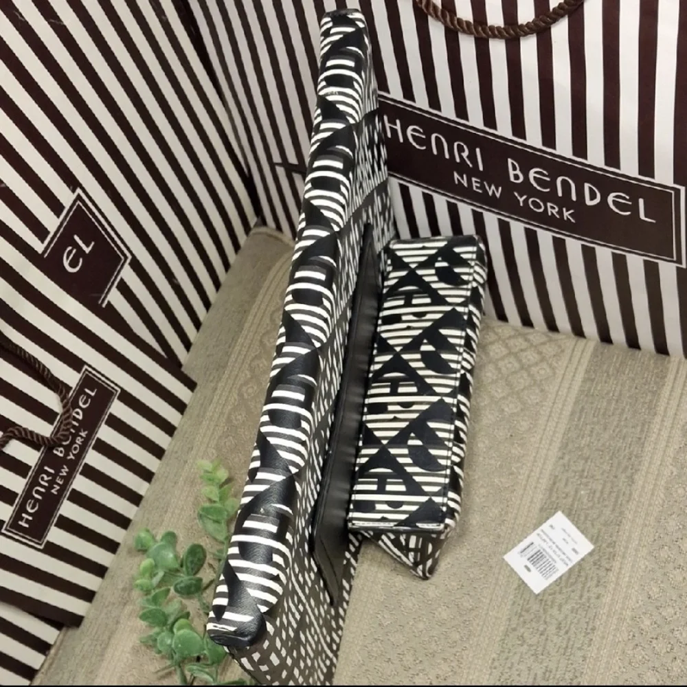 Bundle Henri Bendel West 57th Modern Monogram 13